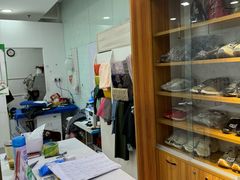 -莱靓奢侈品洗护改衣店(新世界百货崇文店)