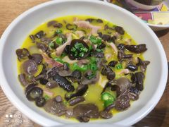 野山菌闷猪肚-辣得叫湘菜(四明店)
