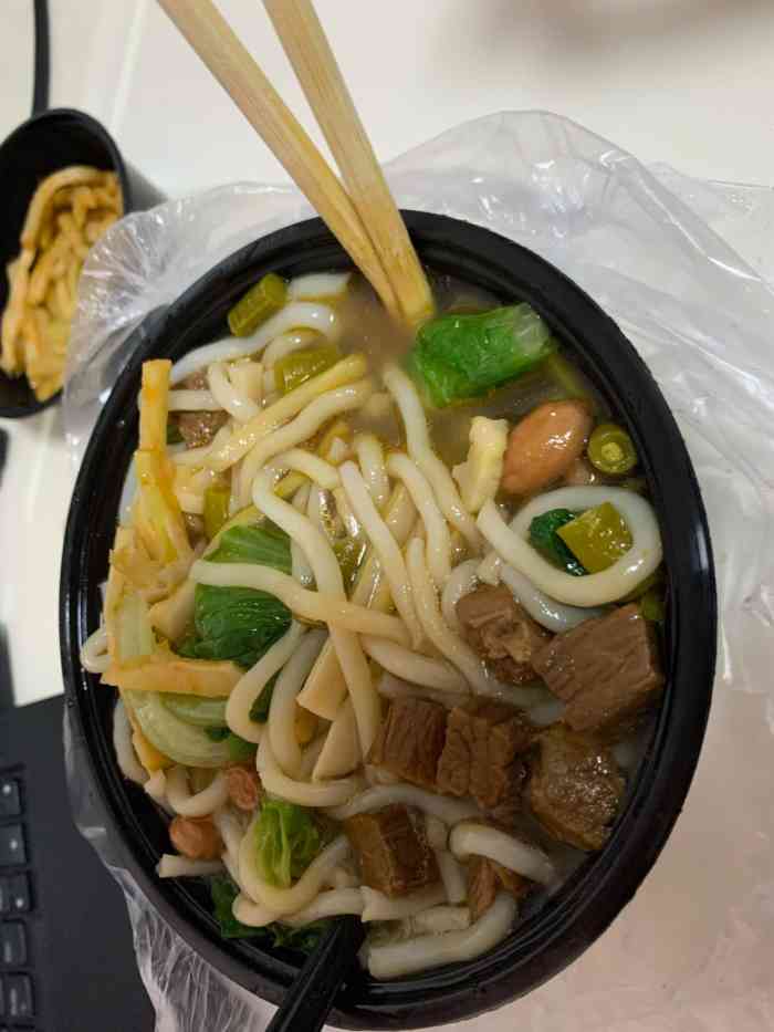 桂林米粉-"以前培训的时候经常叫一份桂林米粉的外卖到.