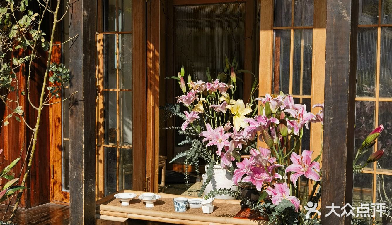 小河直街新中式庭院烤肉💐花食酒肆