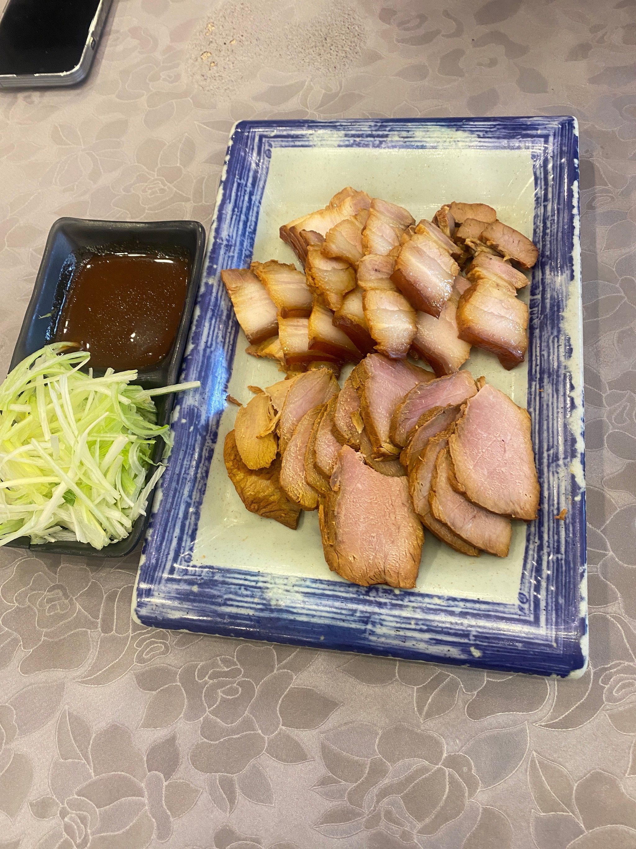 0元玩转这座城鞍山的熏肉大饼,以其独特的风味赢得了众多食客的喜爱