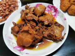 炖鸡块-华强阁菊花宴自助火锅店