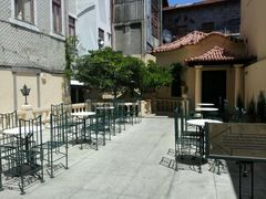 -Majestic Café