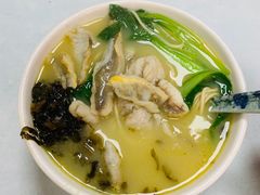 小胃口黄鱼面-明呈黄鱼面馆(斜土路店)