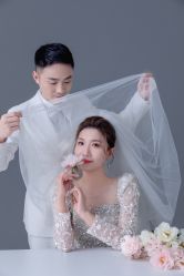 -雪中彩影婚纱摄影·微光艺术中心