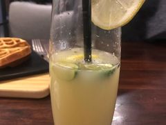 柠檬百香果气泡水-金安大饭店-金品自助餐厅