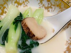 -海派悦庭·海胆烧麦·新融合菜(凯德广场店)