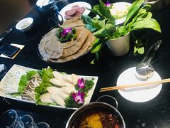 -唯爱KTV聚会餐厅(仙林东城汇店)