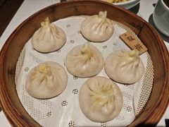 纯蟹黄蟹黄拼盘小笼包-裕兴记•蟹黄面馆(人民广场店)