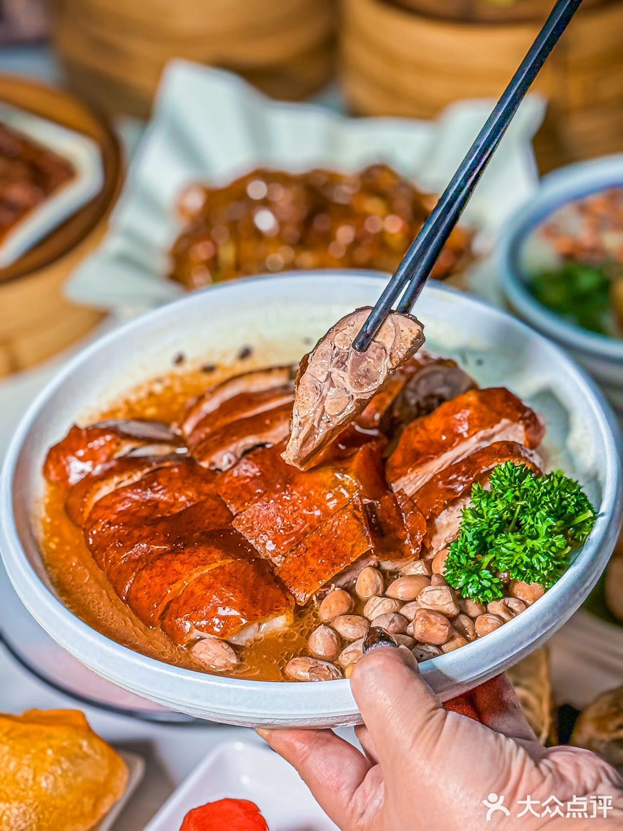 新年的到来来到了荔轼楼这家粤式茶楼，这里的環境优雅