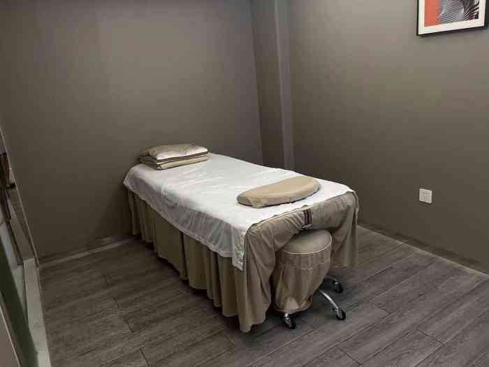 京世沙龙(陆家浜店)-"很长时间没来这家店了,这次过来有个叫倩倩.