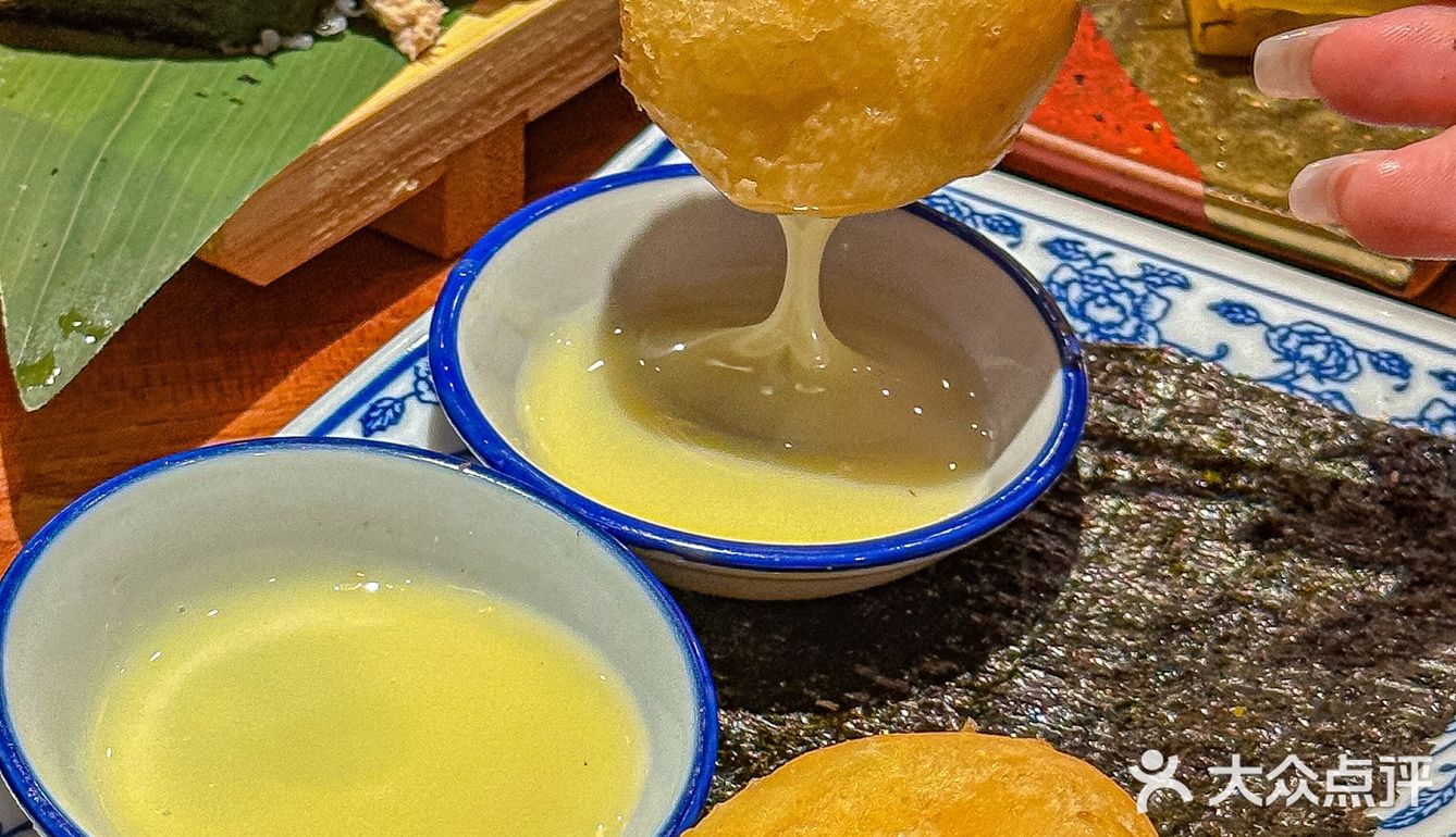 上海人都去吃‼️这个爆酱芝士年糕也太好吃了。
