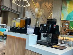 -上海南京路步行街假日酒店