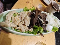 -顶顶汤火牛排火锅·经典铜锅涮肉