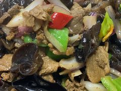 木耳炒肉-清真·伊清阁餐厅