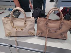 -BALENCIAGA(比斯特苏州购物村店)