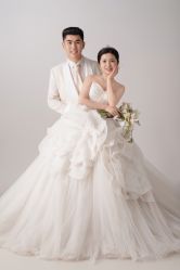 -雪中彩影婚纱摄影·微光艺术中心