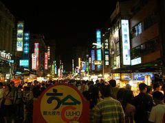 -六合夜市