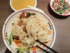 -顺溜·手工刀削面·黑金店(铜锣湾店)