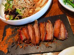 烤脆皮（土）猪肉-中8楼风尚云南菜(颐堤港店)