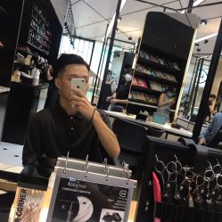 -HAIR CORNER