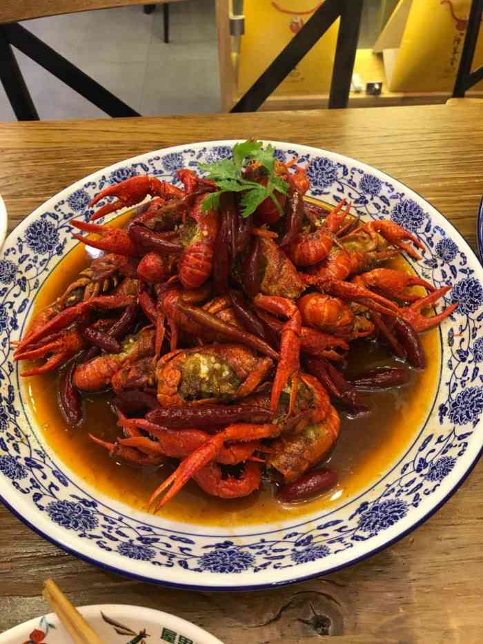 屋里香(通富路店)-"环境 在小龙虾店的行列中算是比较可以的.