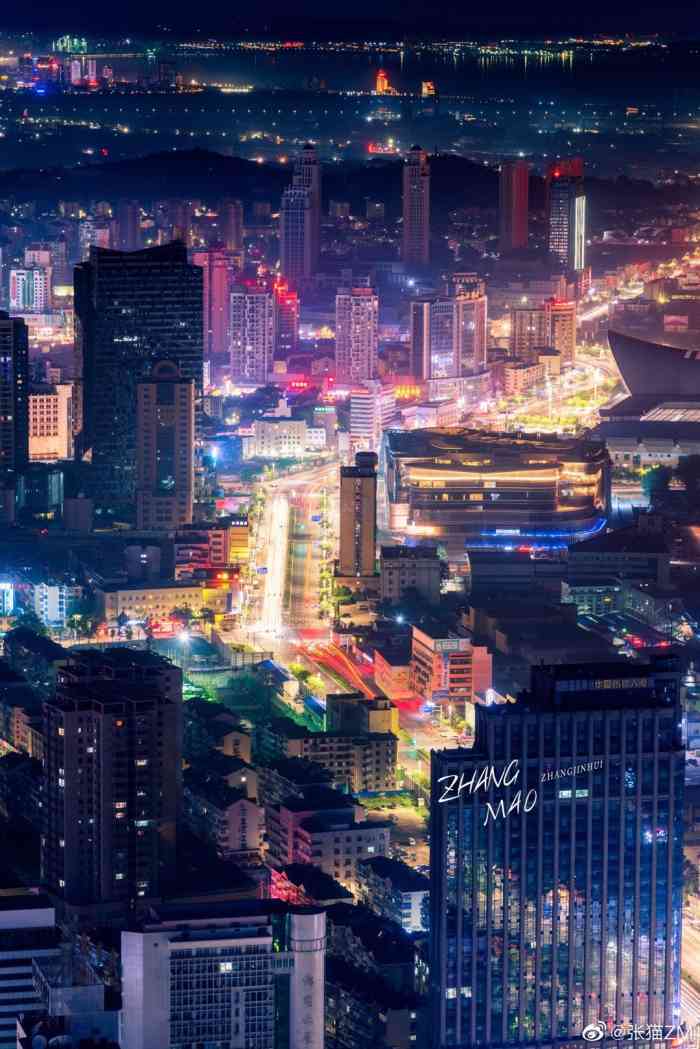 老于拉面(桃花街总店)-"烟台老字号的拉面馆了,这家店营业到凌晨四.