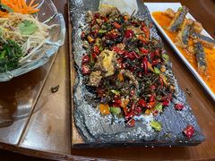 -东口码头·烧鸽子·鱼头泡饼·地方菜(金鹰悦城店)