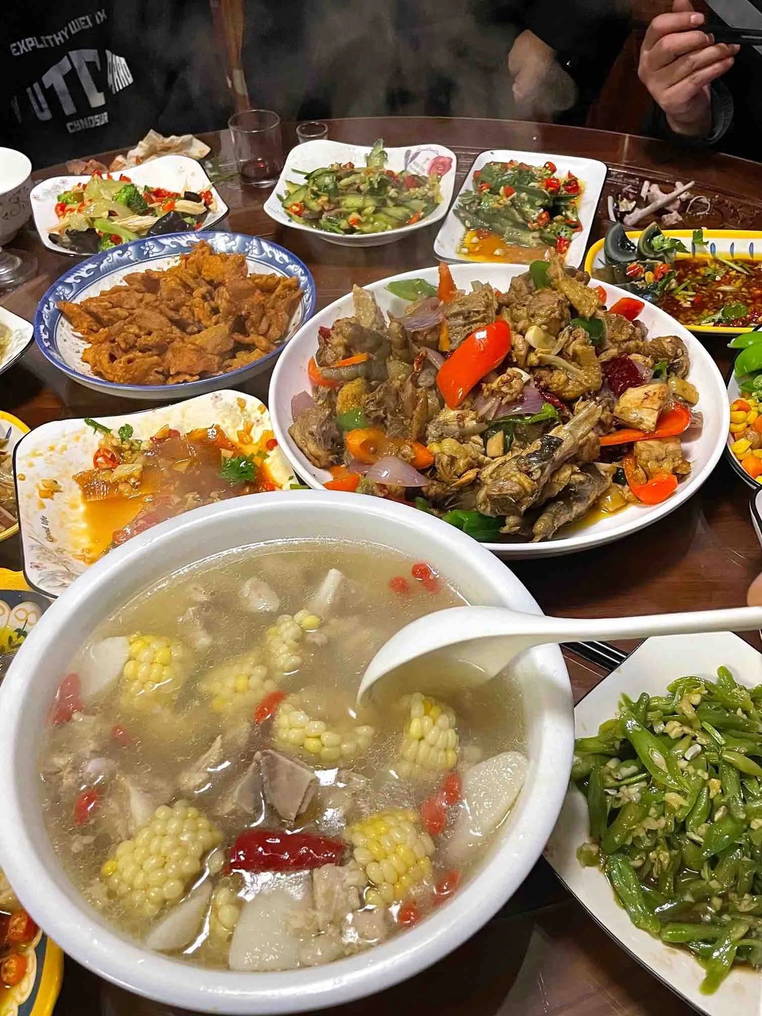 情人节公司同事选的聚餐,这吃的一言难尽