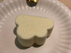 酸奶柚子慕斯-默迹咖啡馆