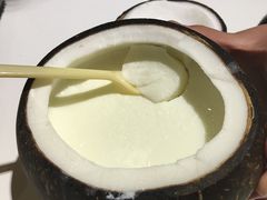-志龙皇冠吃货椰子铺