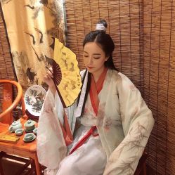 -汉仪华裳汉服馆(打浦桥店)