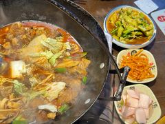 -富正毅三下锅·湘西韵味(天门山索道店)
