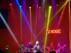 -TZ House音乐现场(来福士中心店)