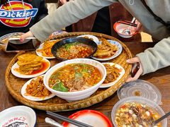 -爆炸头阿姨小四川正宗川味小吃(无任何分店)