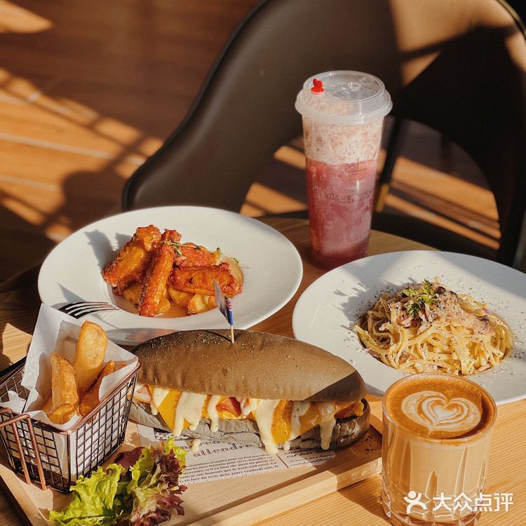 永庆坊内的独栋咖啡馆☕西式餐厅融合浓浓的西关风情