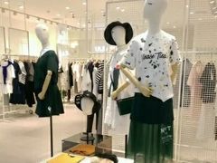 -王府井百货熙地港店