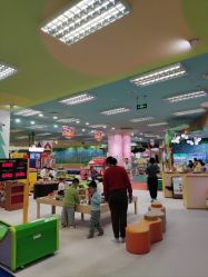 -莫莉幻想儿童乐园(武汉经开永旺店)
