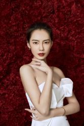 欧美时尚-巴黎婚纱摄影工作室