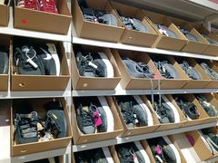 -唯品会(北京国瑞城店)