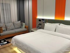 -轻住·仰望未来酒店(南昌八一广场店)