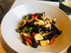 炒小黑鸡枞-半山腰·云南菜(侨福芳草地店)