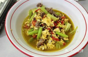 Beef Stir-fried with Egg White