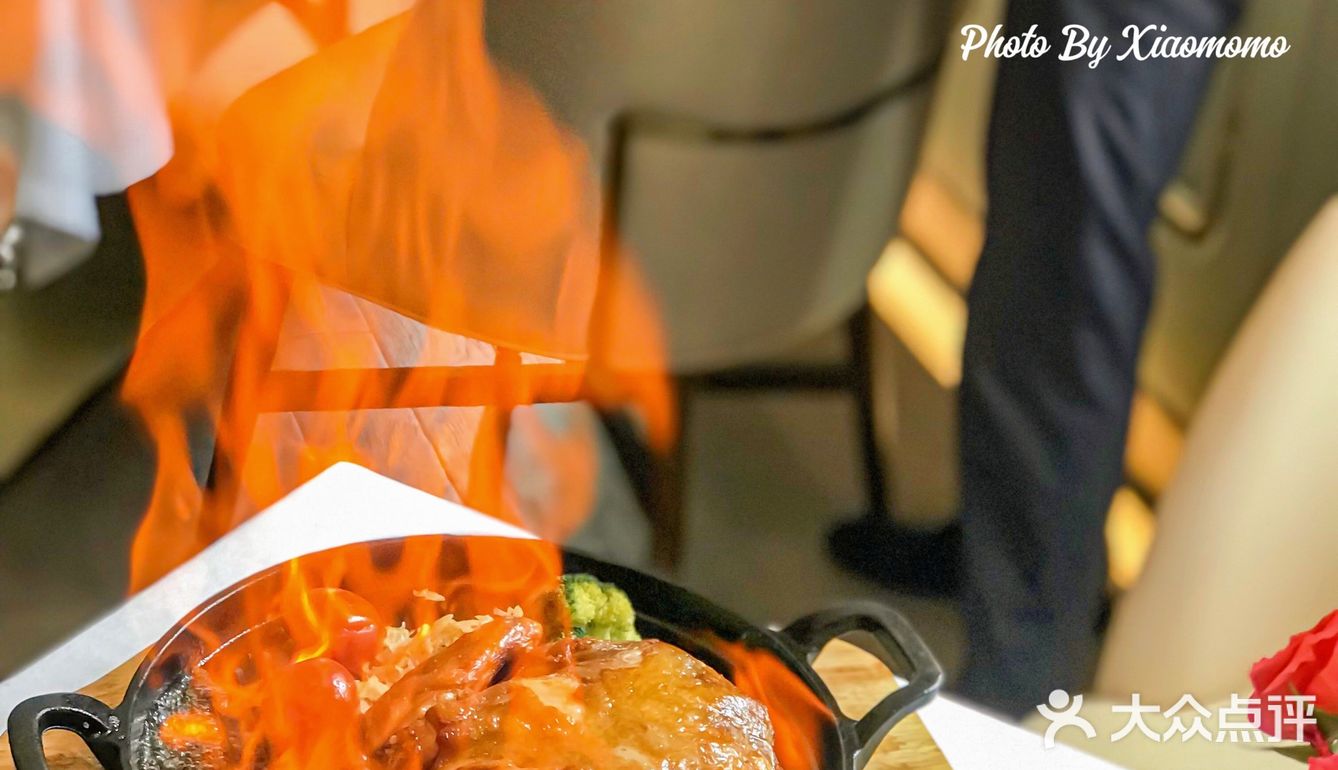 中央大街这家敲适合约会专研牛排🥩的餐厅真的绝