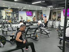 -超鹿运动(达信大厦店)