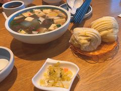 -金莹丸子汤清真(朝外SOHO店)