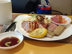 -上海西藏大厦万怡自助餐厅(徐汇店)