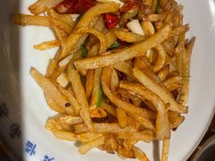 金牌土豆丝-吃饭皇帝大土家民族菜(正大广场店)