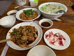 -茅屋大酒店