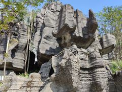 -梭布垭石林景区